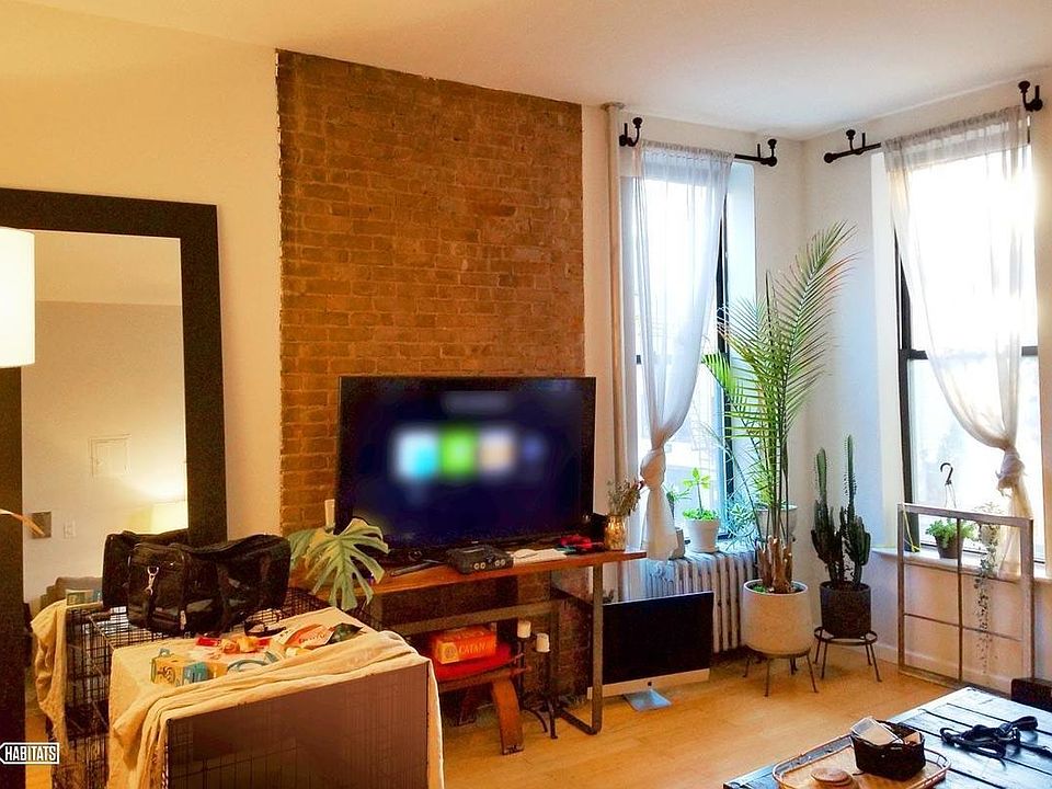 1st image of 125 Wythe Ave APT 2F