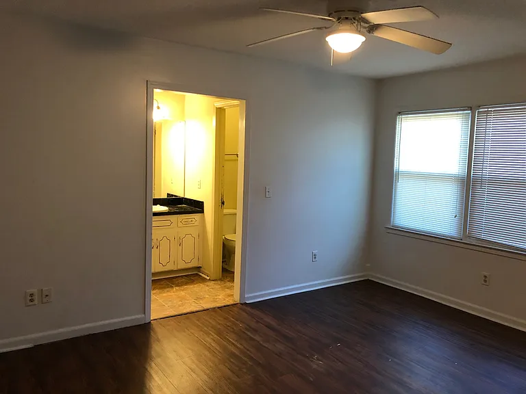 1011 Cynthia Dr — Photo 5