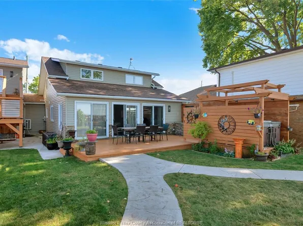 235 Lakeside Dr, Amherstburg, ON N0R 1G0