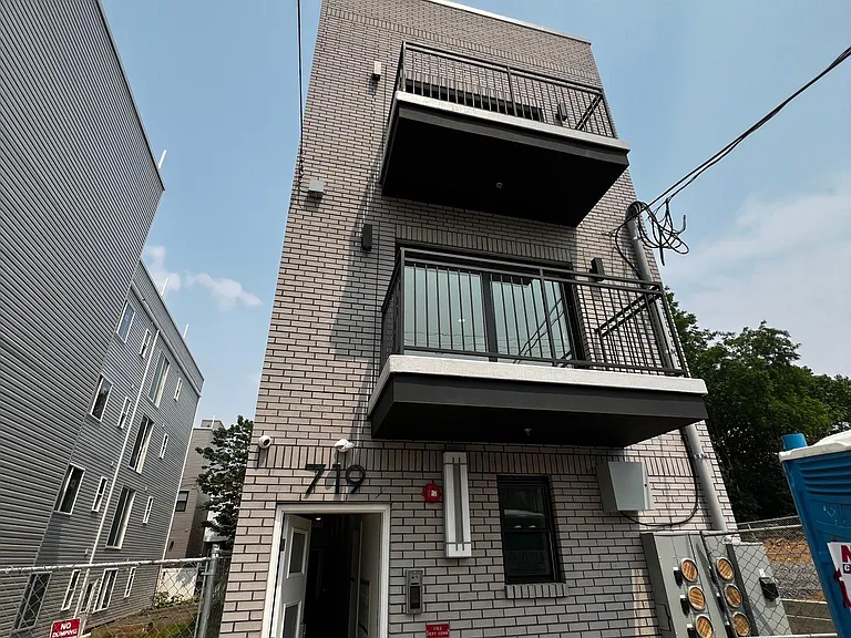 719 N 35th St #6 — Photo 20