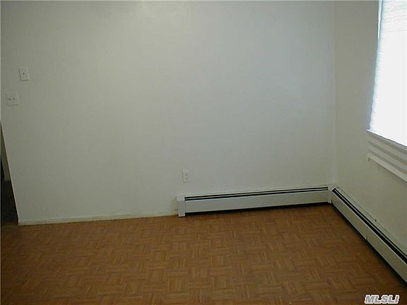3rd image of 86 Essex St