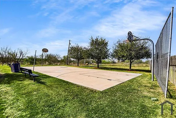 102 Blanco Woods Blvd — Photo 31