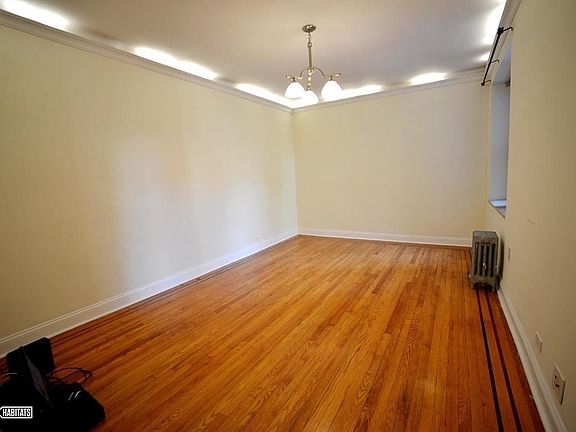 3rd image of 2808 35th St APT 1B