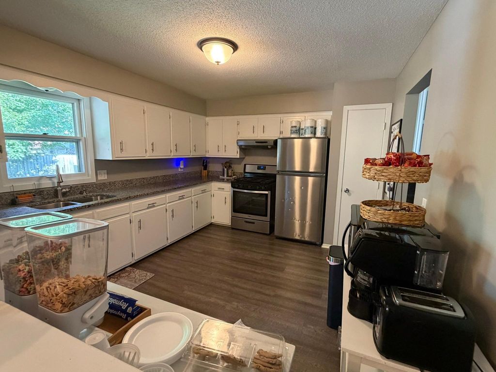 7356 Douglas Dr N, Brooklyn Park, MN - More