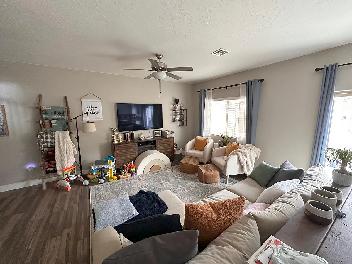 Building Photo - 2520 Blackhawk Dr #48