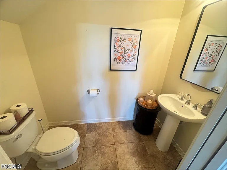 11907 Nalda St #11906 — Photo 9