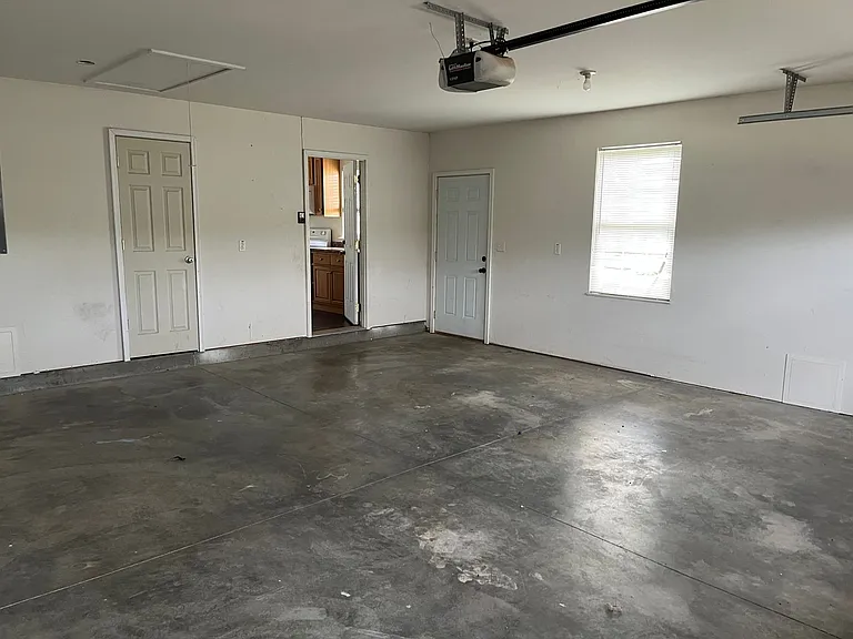 1123 Stonecrest Dr — Photo 23