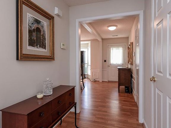 2nd image of 2714 Cottesford Dr SE