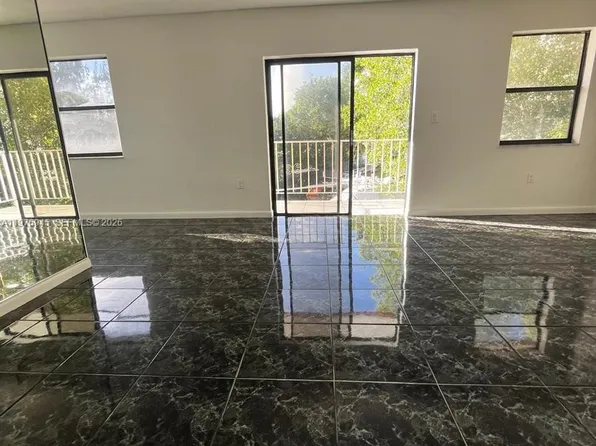 3522 NE 166th St APT 10, North Miami Beach, FL 33160