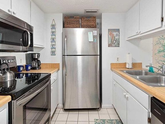 5th image of 1524 Wood Ave APT 107