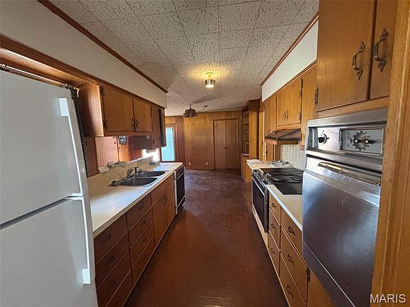 4th image of 614 N Oak St