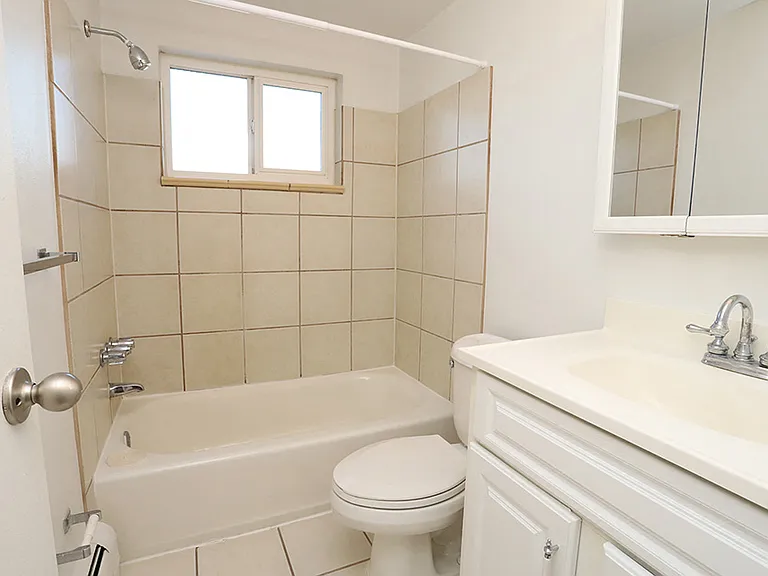 136 N Washington St — Photo 21