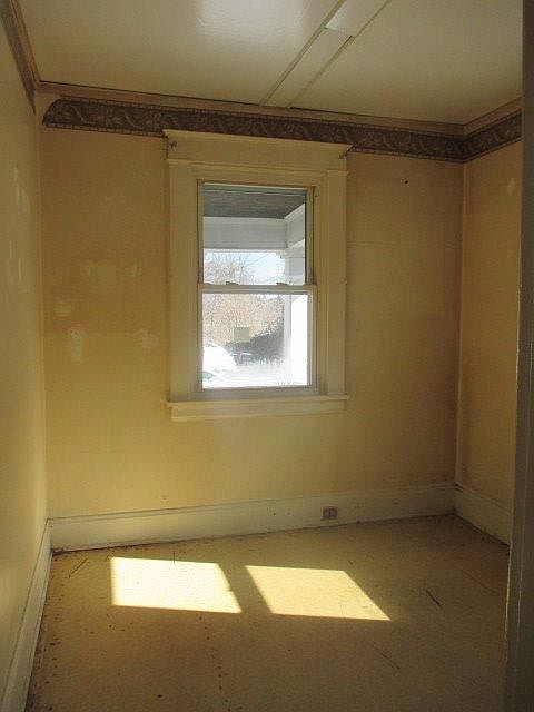 2nd image of 2501 Herman St