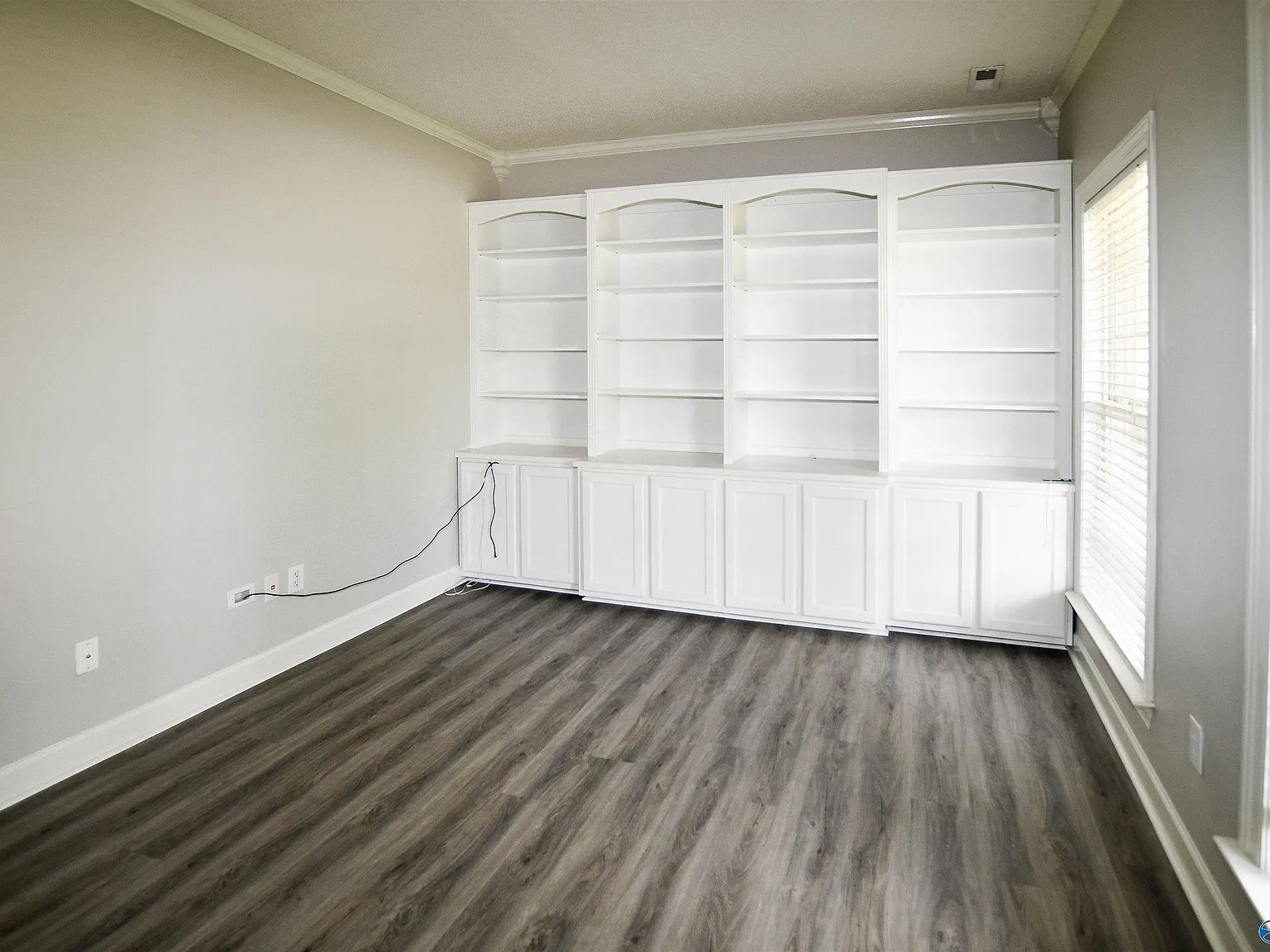 3 bed, 2.5 bath, 2000 sqft, $1,950 — Photo 3