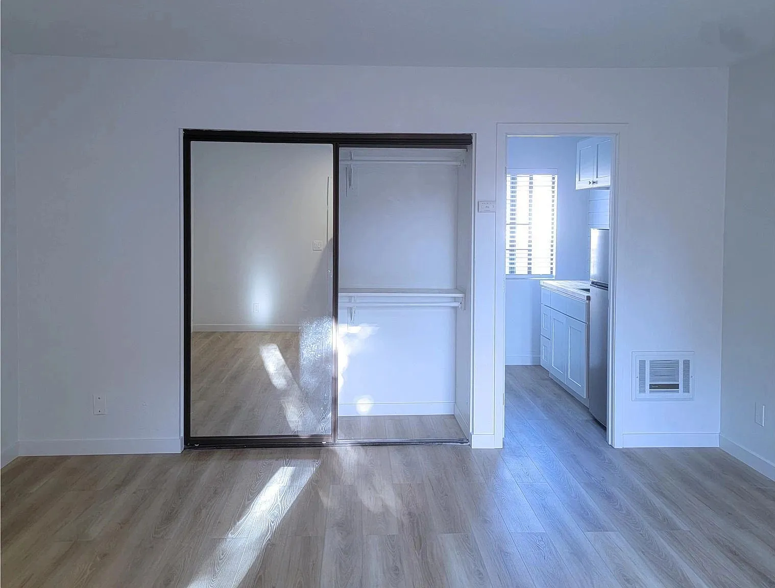 5122 Dunbar Dr — Photo 3