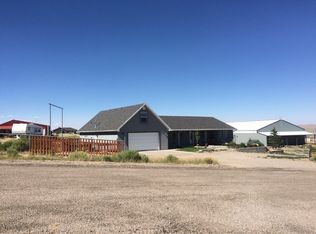 6 Beverly Hills Dr, Rock Springs, WY 82901