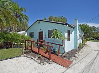 49 Bay St, Englewood, FL 34223