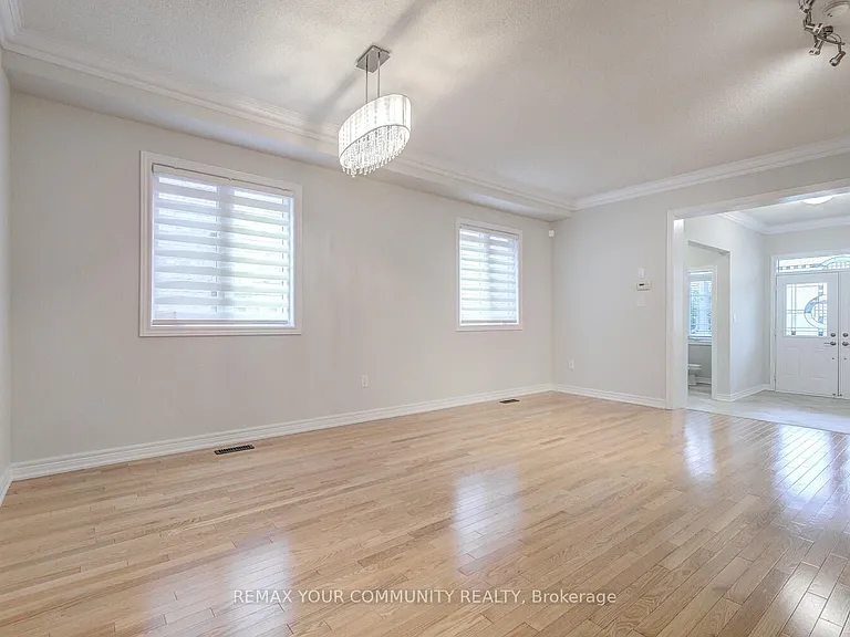 76 Ivy Glen Dr — Photo 8