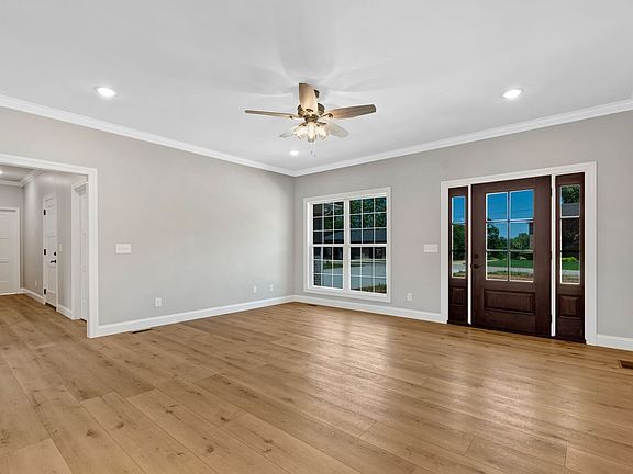 5th image of 109 Fairway Dr