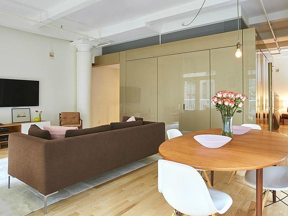 2nd image of 16-20 W 19th St APT 4D