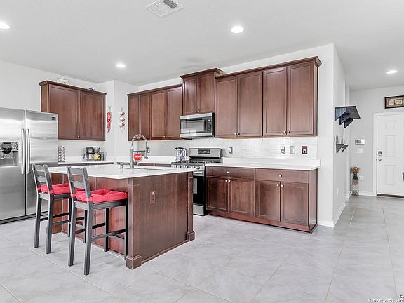 5th image of 119 Landing Ln.