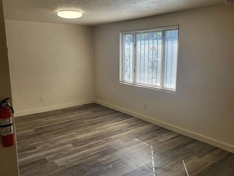 721 Santa Fe Ave SW — Photo 17
