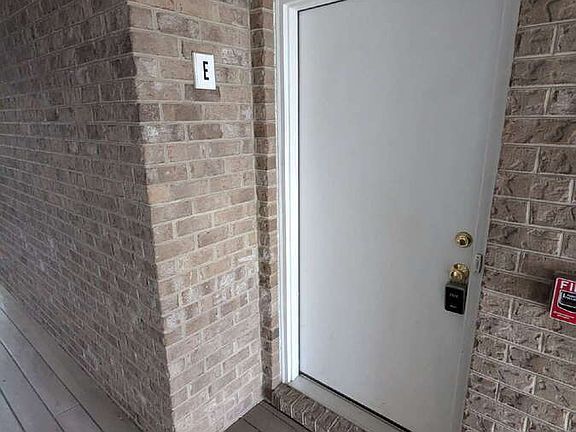 2nd image of 1756 Pear St Suite E