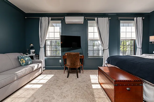 Rented by Realty Collective | media 9