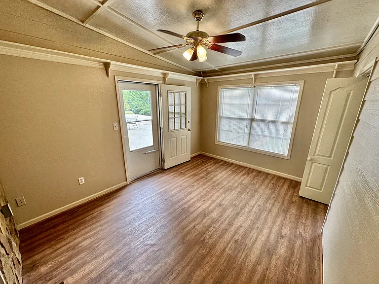 20 Coffey Ln — Photo 6