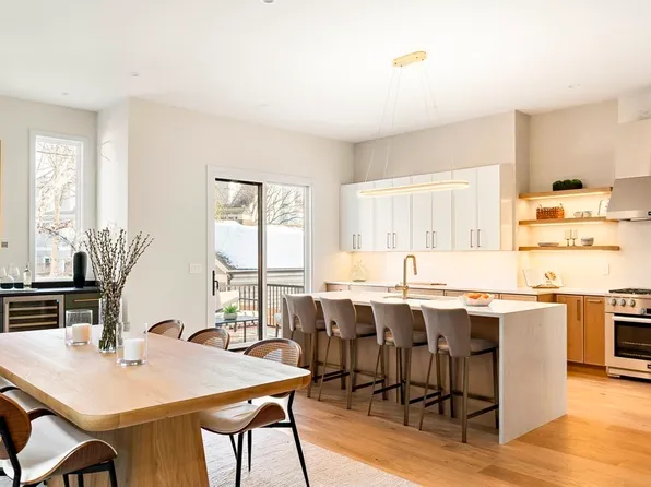 161 Cushing St, Cambridge, MA 02138