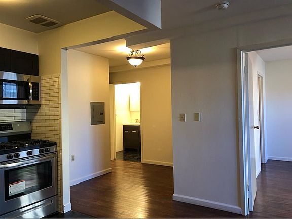 5th image of 1407 31st Ave APT 1B