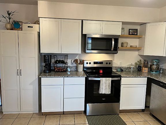 4th image of 920 Turtle Creek Dr #A