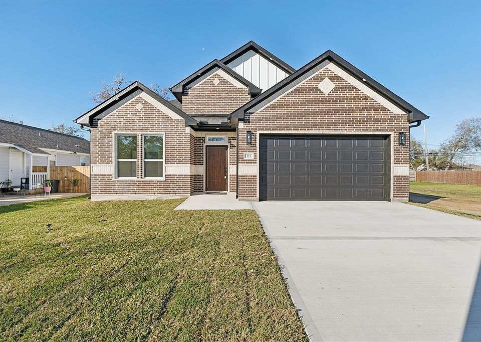 1st image of 221 Dr Martin Luther King Jr Drive