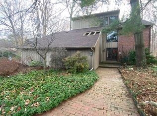 2140 Arrowhead Trl, Saint Joseph, MI 49085