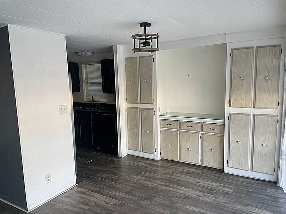 4th image of 232 Colburn Dr