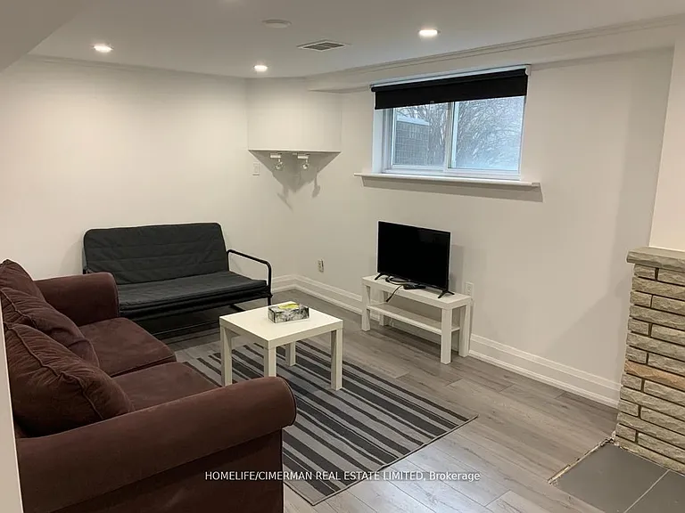 106 Holcolm Rd #BASEMENT — Photo 2