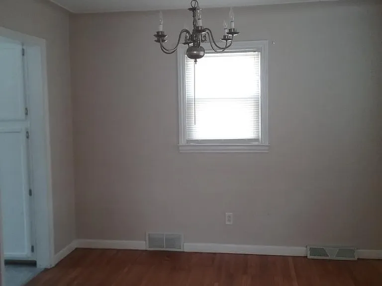 1639 Hagley Rd — Photo 3