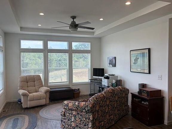 4th image of 254 Waterview Cv