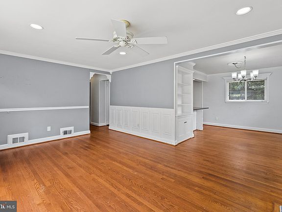 5th image of 3823 Oliver Ave