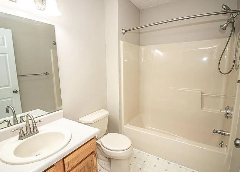 2315 Temple Ct E — Photo 19