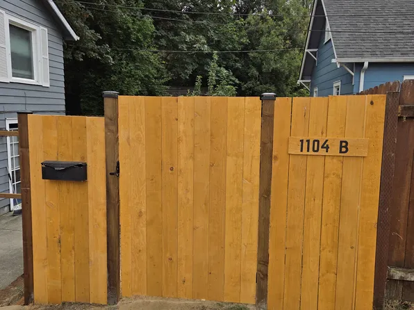 1104 N Cambrian Ave #B, Bremerton, WA 98312