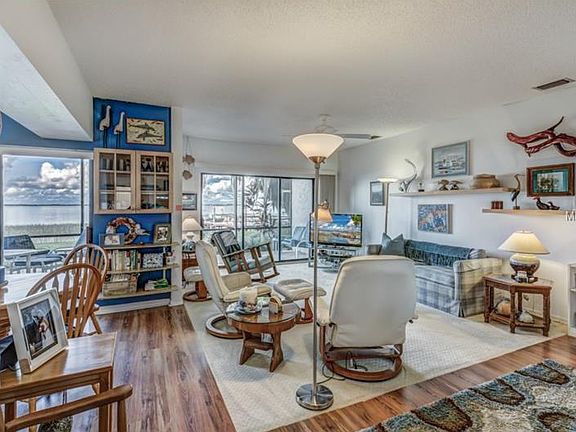 4th image of 60 King St Unit A-1