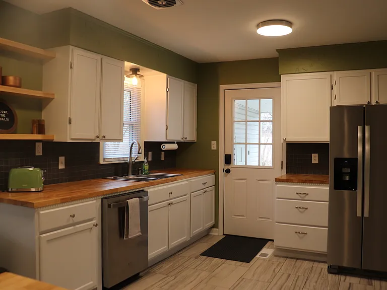 1832 Edgemont Dr — Photo 13