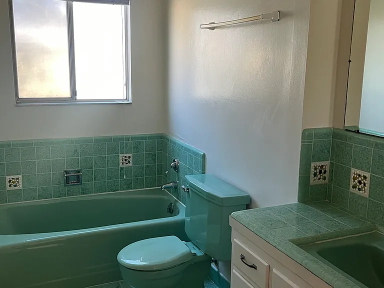 48 Tampa Dr — Photo 37