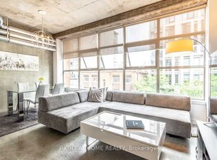 29 Camden St #308, Toronto, ON M5V3N3