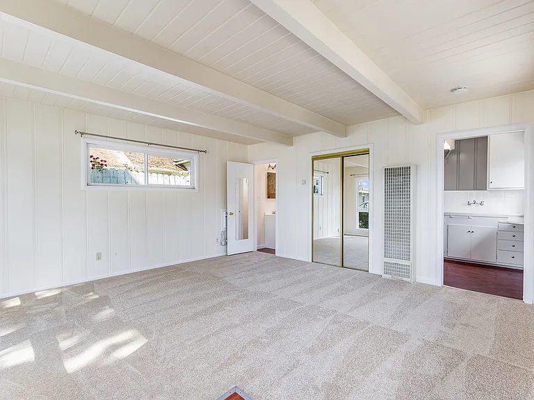 1808 Roosevelt Ave — Photo 3
