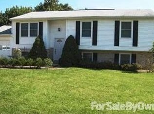 2104 Greenwood Dr, Waldorf, MD