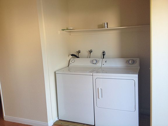 4th image of 276 Green Moor Pl