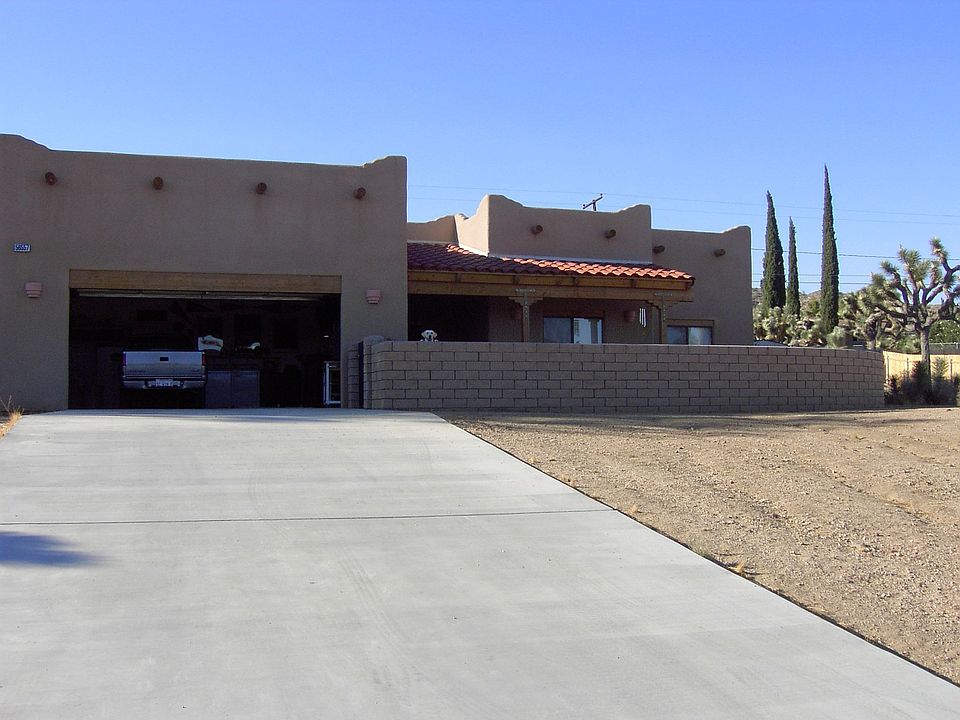 1st image of 56557 Desert Gold Dr