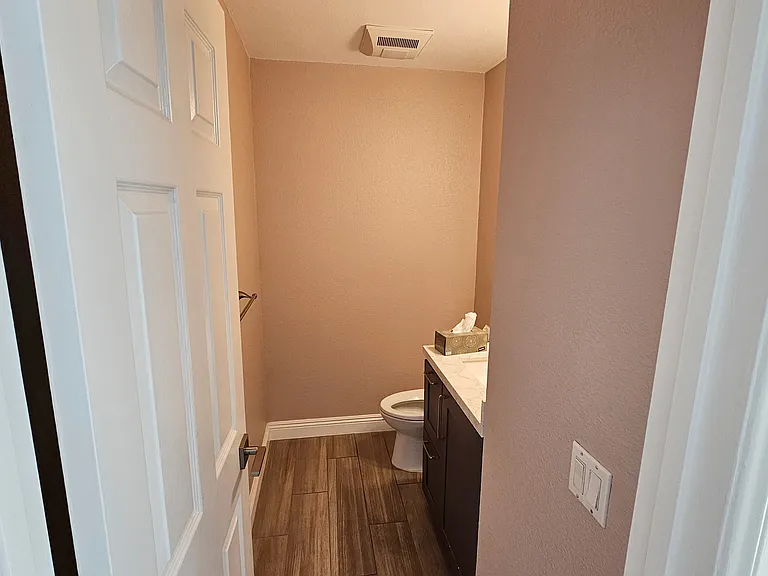 18219 Hampton Ct — Photo 9